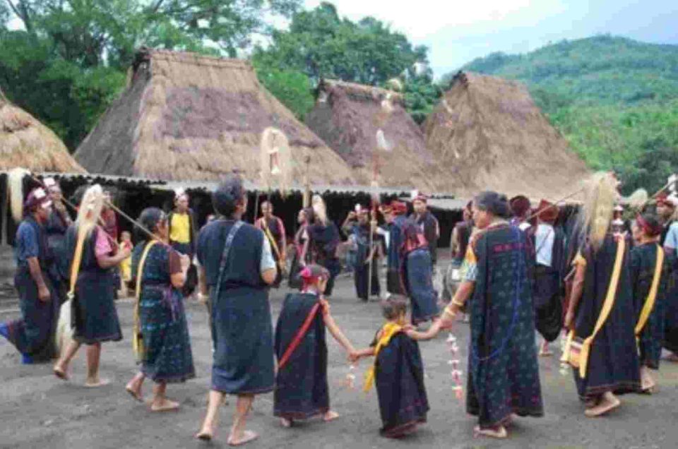 tradisi reba ngada labuan bajo