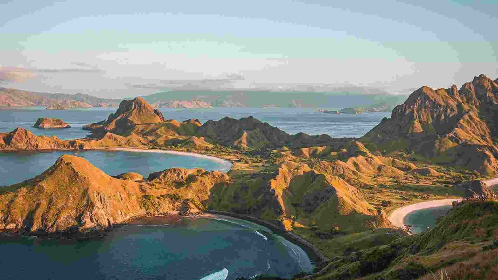8 Permata Destinasi Wisata Terbaik Indonesia