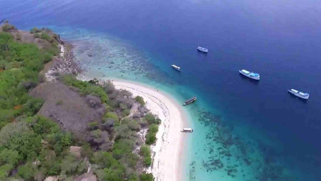 angel island labuan bajo