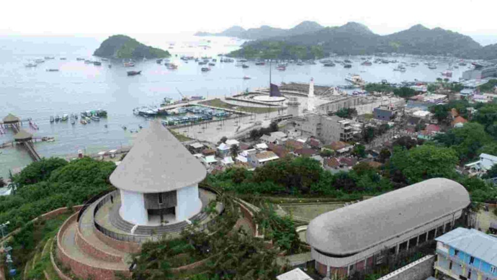 puncak waringin labuan bajo