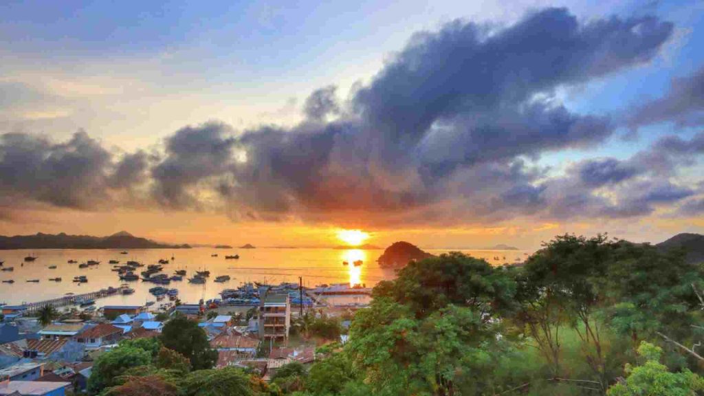 puncak waringin labuan bajo