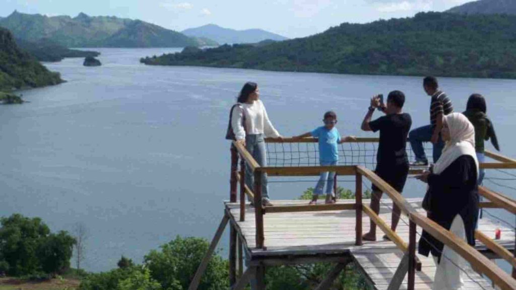 warloka pesisir labuan bajo