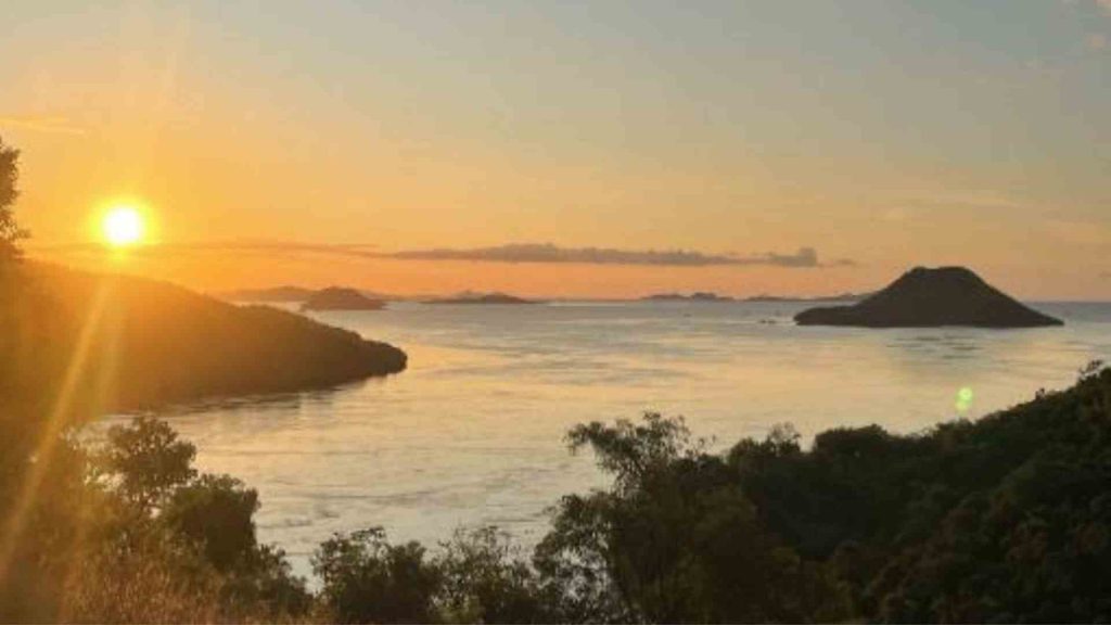 warloka pesisir labuan bajo