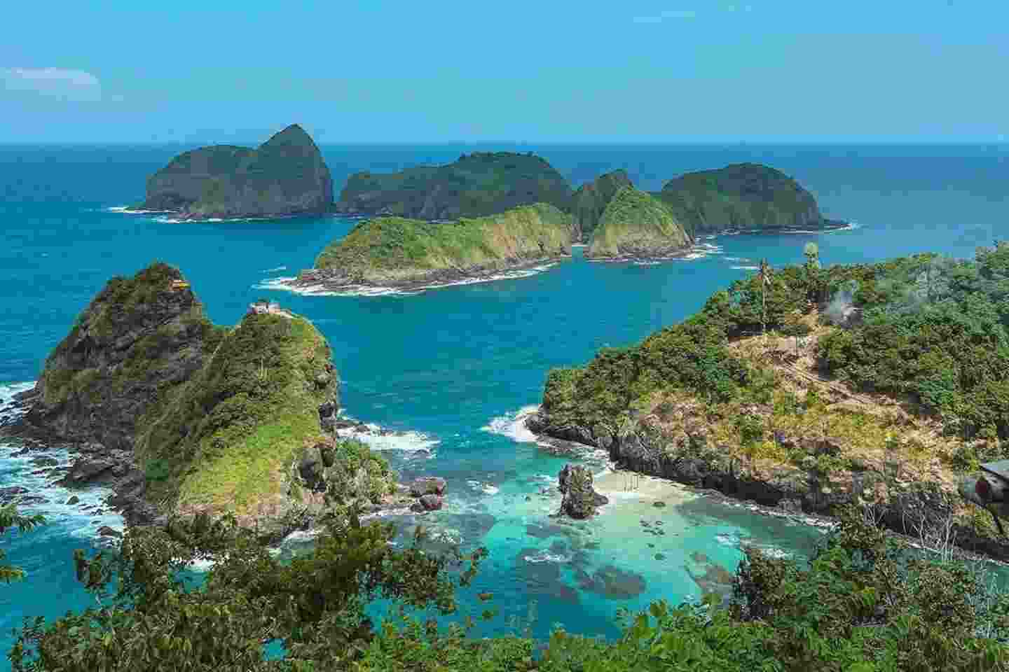Open Trip Pulau Bedil Banyuwangi Tour Green Island Murah