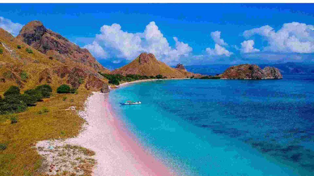 pink beach labuan bajo pantai terindah 2025