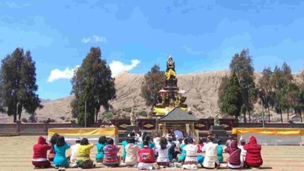 pura luhur poten bromo