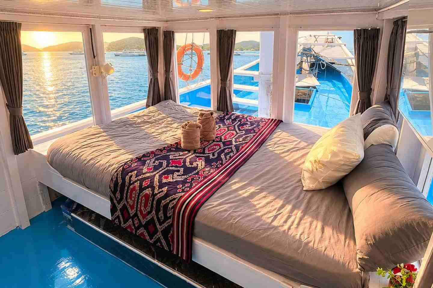room kapal phinisi