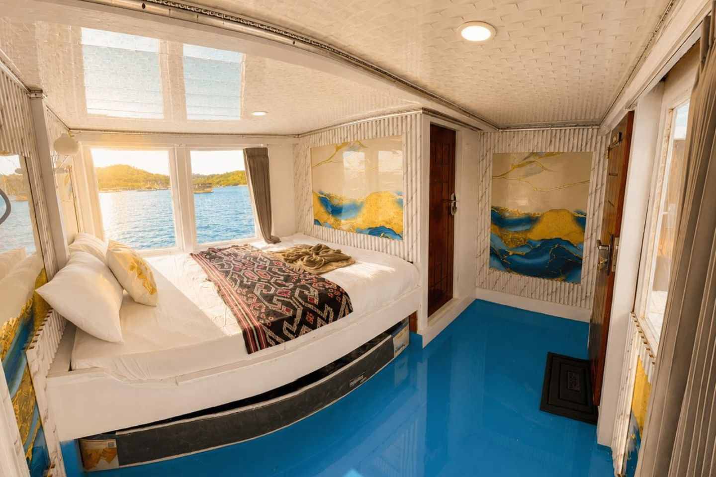 kamar kapal king cirox