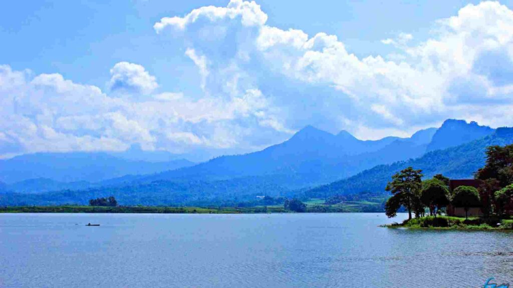 taman wisata selorejo malang
